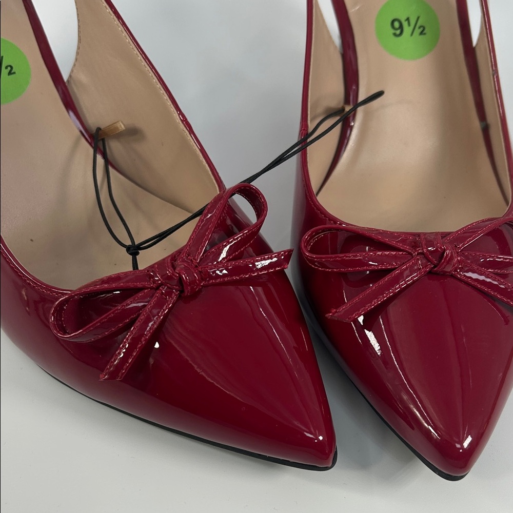 Bandolino Red Patent Slingback Heels - Picture 10 of 16